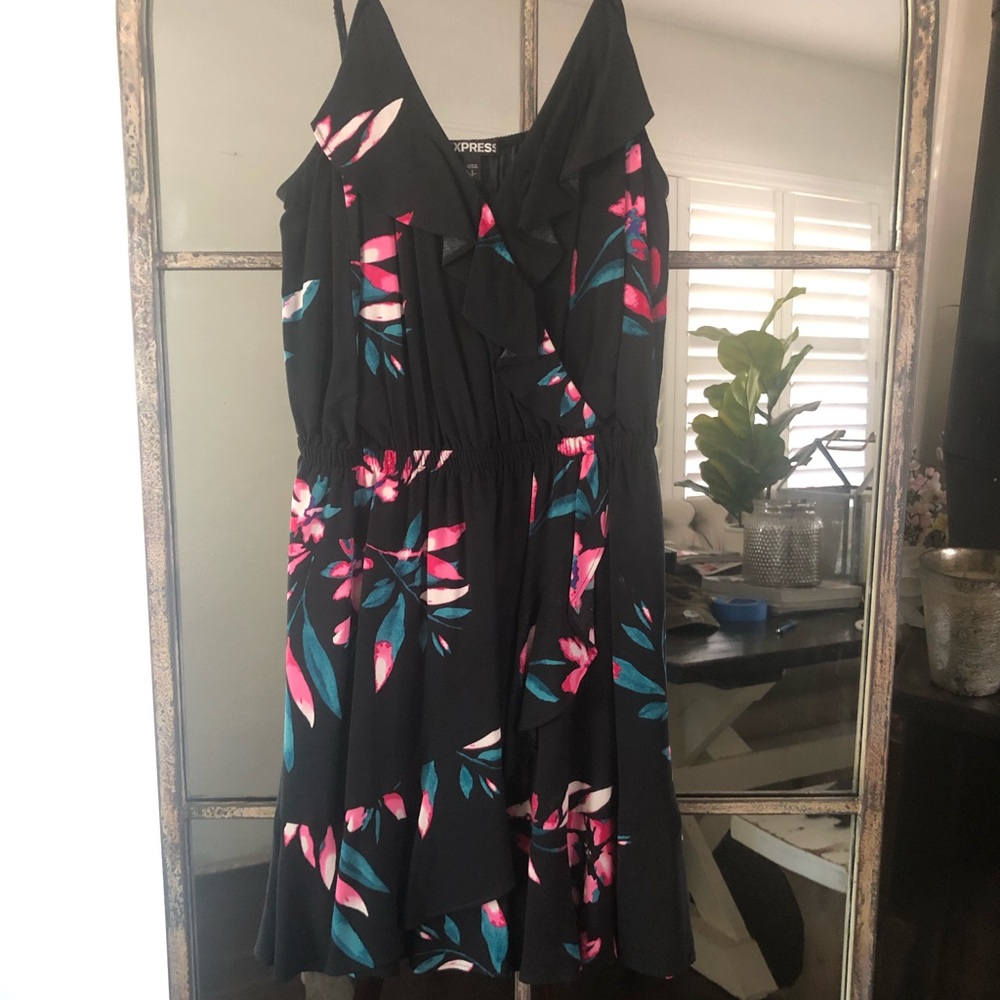 •EXPRESS• black Floral mini flowy spring flower tropical Spring dress
